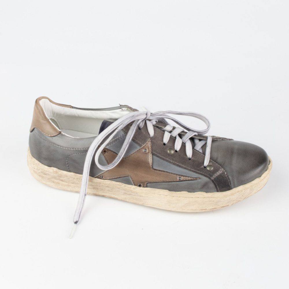QUE GRAY MOCCASINS | MENS SIZE 42